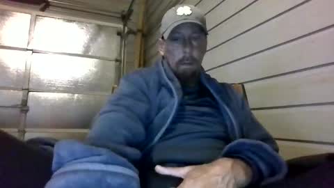 Snapshot of elwooood7 chatting on April 2026 11:42:01 AM elwooood7 online show from April 2026 11:42:01 AM