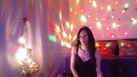 Elisa online show from July 2026 06:45:02 PM