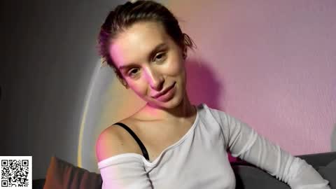 Elysia online show from October 2025 09:48:02 PM
