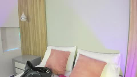 E L Y online show from June 2026 12:14:02 PM