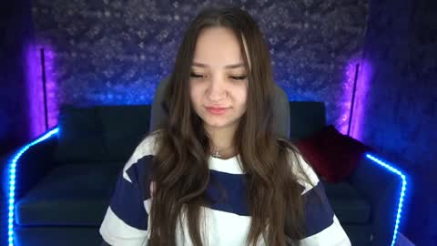 Snapshot of elyslunar_ chatting on December 2024 08:24:01 AM Call me Elis online show from December 2024 08:24:01 AM