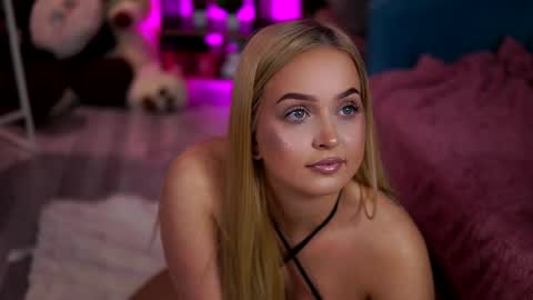 Elyssa online show from May 2026 06:57:02 PM