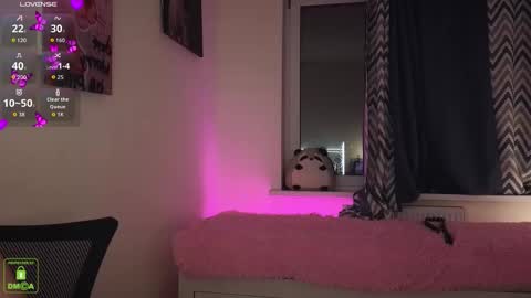 Snapshot of em1l1a chatting on October 2025 08:09:02 PM Em1l1a online show from October 2025 08:09:02 PM