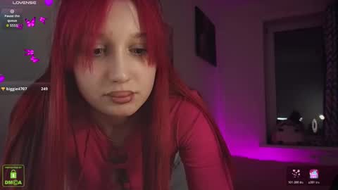 Snapshot of em1l1a chatting on October 2025 07:56:02 PM Em1l1a online show from October 2025 07:56:02 PM