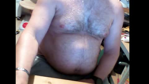 Snapshot of em_77_2 chatting on June 2026 01:35:01 PM Em online show from June 2026 01:35:01 PM