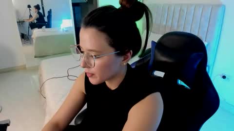 Estefany Martinez Acua INSTAGRAM ema 04oficial online show from April 2026 01:54:01 AM