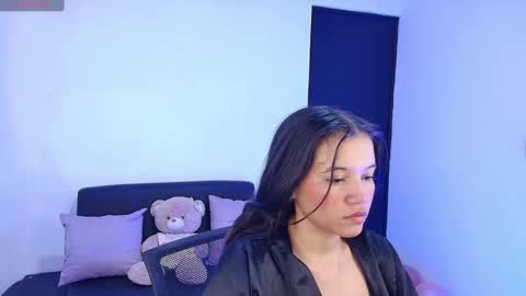 Snapshot of ema__miller chatting on January 2025 01:41:02 AM ema__miller online show from January 2025 01:41:02 AM
