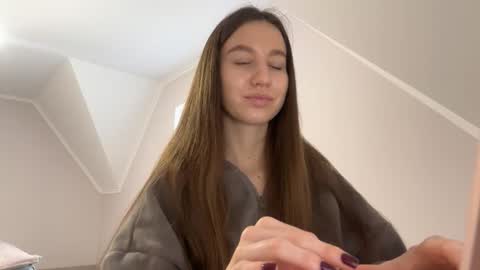 Alina online show from December 2025 12:22:02 PM