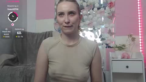 Snapshot of emberluna_ chatting on June 2026 06:46:01 AM Ember online show from June 2026 06:46:01 AM