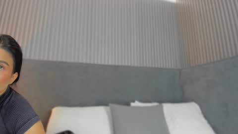 emelie_89 online show from February 2026 11:40:01 AM