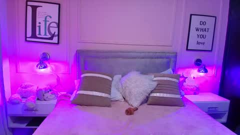 Emily  online show from January 2025 11:28:02 AM