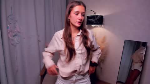 Emma online show from November 2025 01:40:01 AM