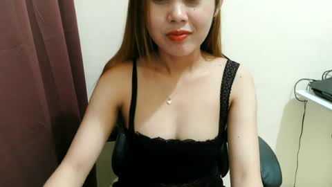 Snapshot of emely_18 chatting on July 2026 01:18:01 AM emely_18 online show from July 2026 01:18:01 AM