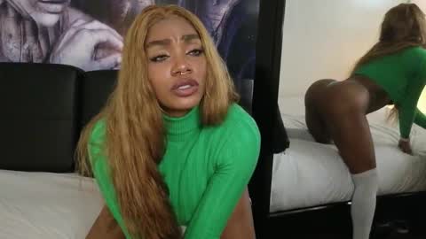 anyelii  online show from November 2025 04:37:01 AM