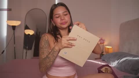 Snapshot of emely_dolce chatting on May 2026 12:54:02 PM ana online show from May 2026 12:54:02 PM