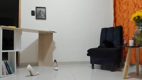 Emely   online show from November 2025 11:40:02 PM