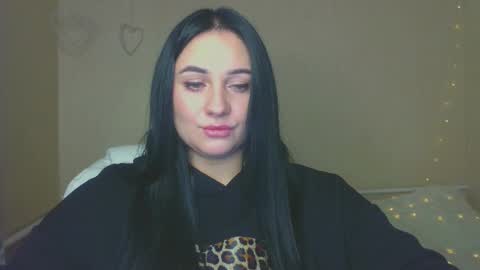 Emely online show from October 2025 12:28:01 PM