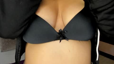 Emely online show from April 2026 03:47:01 AM