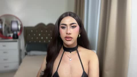 Snapshot of emelywest chatting on February 2026 07:51:02 AM EMELY online show from February 2026 07:51:02 AM