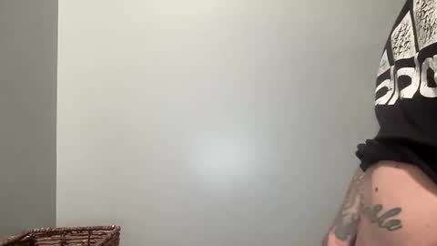 Snapshot of emerald1machete chatting on November 2025 06:19:01 AM MelodyMichael online show from November 2025 06:19:01 AM