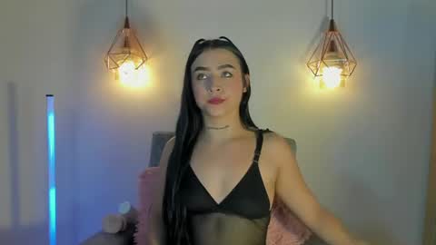 esmerald online show from July 2026 04:04:01 AM