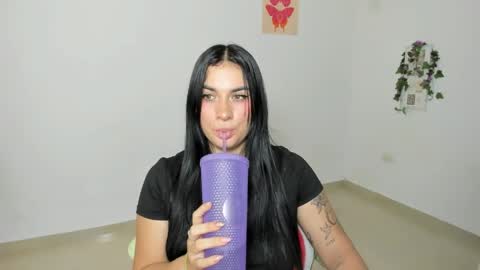Snapshot of emi_blossom_ chatting on March 2026 04:01:01 PM Emily online show from March 2026 04:01:01 PM