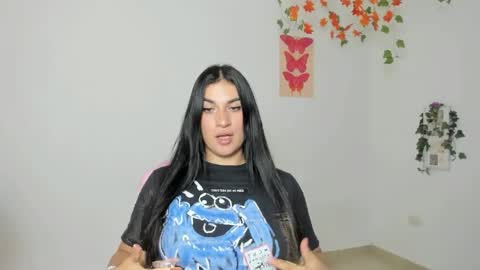 Snapshot of emi_blossom_ chatting on April 2026 02:40:01 PM Emily online show from April 2026 02:40:01 PM