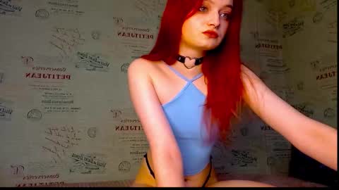 Snapshot of emi_less chatting on September 2025 03:45:01 PM Emi online show from September 2025 03:45:01 PM