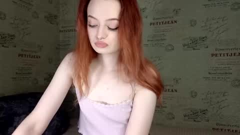 Snapshot of emi_less chatting on October 2025 04:40:02 PM Emi online show from October 2025 04:40:02 PM