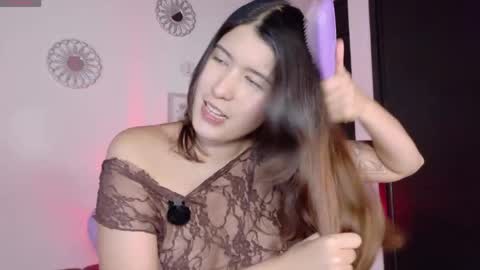 Snapshot of emicute_ chatting on May 2026 02:17:01 AM online show from May 2026 02:17:01 AM