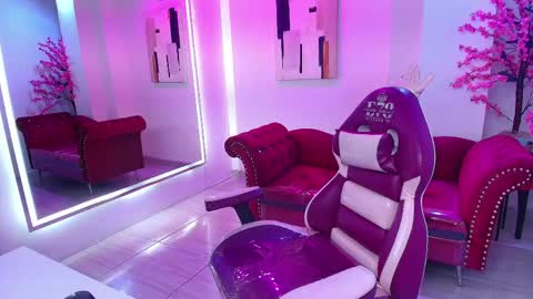 Emiily  online show from April 2026 09:39:33 PM