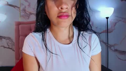 Snapshot of emiily_carter chatting on November 2025 11:44:01 AM Emiily Carter online show from November 2025 11:44:01 AM