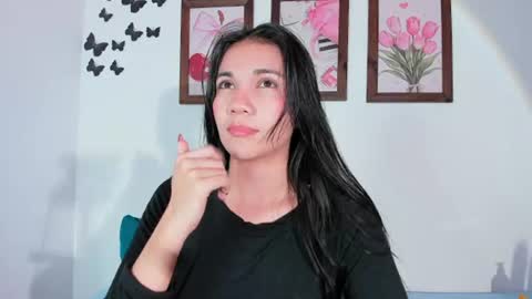 Snapshot of emiily_parkerr chatting on June 2026 09:02:01 PM Emily online show from June 2026 09:02:01 PM