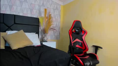 Snapshot of emiilymoss chatting on February 2026 07:32:02 PM Emy online show from February 2026 07:32:02 PM