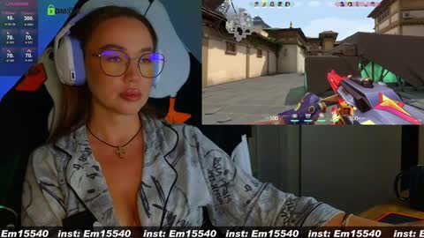 Snapshot of emili1_bc chatting on January 2025 03:50:01 PM Emili online show from January 2025 03:50:01 PM