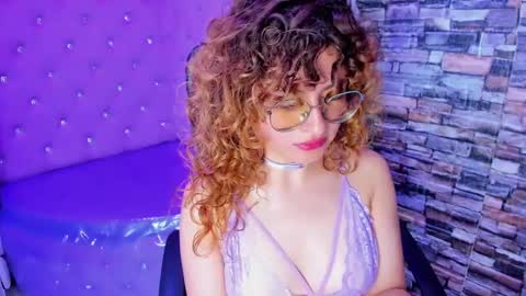 Snapshot of emili_rouse_ chatting on October 2025 04:25:02 PM Emy  online show from October 2025 04:25:02 PM