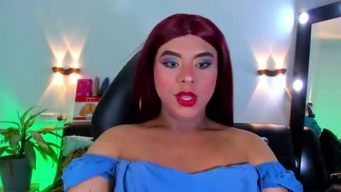 Snapshot of emili_roux chatting on July 2026 11:25:01 AM Emili roux online show from July 2026 11:25:01 AM