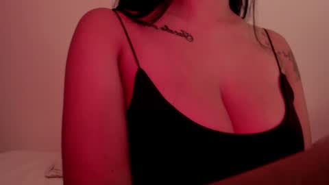 Snapshot of emilia_ghendle chatting on January 2025 01:53:02 AM Emilia Big Boobs online show from January 2025 01:53:02 AM