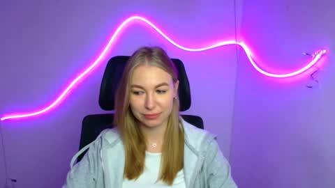 Emilia online show from October 2025 03:37:02 AM