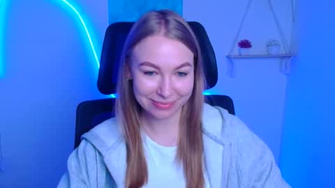 Emilia online show from December 2025 06:23:01 AM