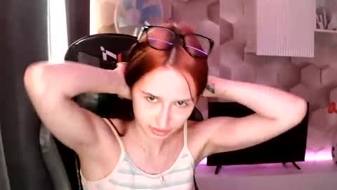 Snapshot of emilia_jack_carvel chatting on July 2026 02:04:02 AM emilia_jack_carvel online show from July 2026 02:04:02 AM