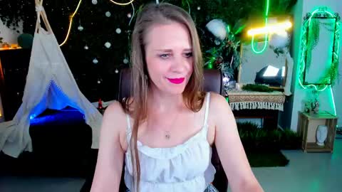 Snapshot of emiliabedy chatting on May 2026 09:17:02 AM Emilia Bedy online show from May 2026 09:17:02 AM