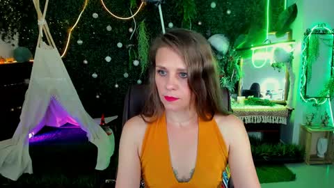 Snapshot of emiliabedy chatting on May 2026 09:06:02 AM Emilia Bedy online show from May 2026 09:06:02 AM