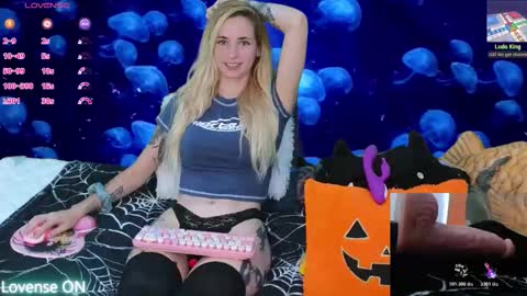 EmiliaMoon online show from October 2025 07:03:01 PM