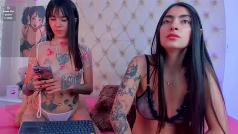 Snapshot of emilieandblake chatting on February 2025 02:34:01 PM emilieandblake online show from February 2025 02:34:01 PM