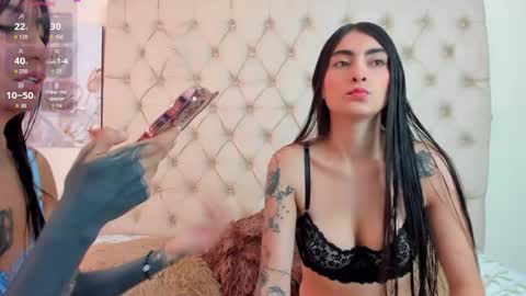 Snapshot of emilieandblake chatting on November 2025 12:40:02 PM emilieandblake online show from November 2025 12:40:02 PM