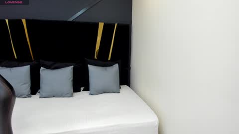 Emillie online show from December 2024 04:58:01 PM