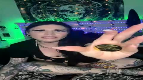 Snapshot of emilietreez chatting on July 2026 05:12:02 AM emilietreez online show from July 2026 05:12:02 AM