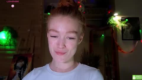 Snapshot of emiliyafox chatting on November 2025 06:06:01 PM Emi online show from November 2025 06:06:01 PM