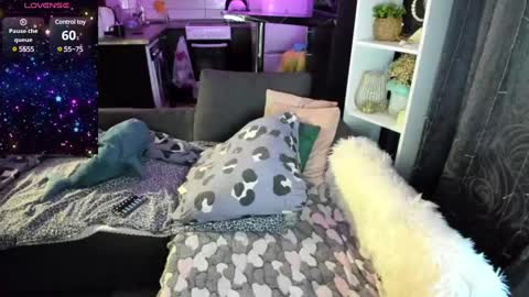 Emiliya online show from February 2025 02:07:01 AM